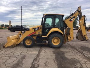 รถตักล้อยาง Caterpillar 420F2 สีเหลือง พร้อมชุดเกียร์ ปั๊ม มอเตอร์ เครื่องยนต์ แบริ่ง น้ำหนัก 99 กก. ปี 2001-4000 ชั่วโมง - Product Image 3