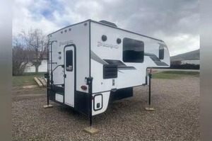 Remolque de caravana moderno 2024, mini caravana expandible tipo lágrima, de aleación de aluminio, plegable, ligero, con capacidad máxima de carga de 1500 kg, impermeable. - Product Image 2