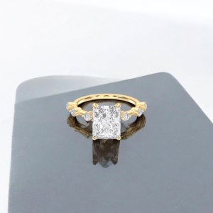 Bague de fiançailles en moissanite 5.13 carats avec diamant radiant et taillé 10K14K18K or massif avec centre 5.00CT E-F/VVS-VS - Product Image 3