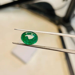 Esmeralda Natural de Zambia, Corte Ovalado, 2.84 Quilates, Piedra Preciosa de Buena Calidad, Lustre, Color Verde Agradable, Pulido Perfecto para Cualquier Joyería - Product Image 5
