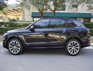 MEJOR CALIDAD USADO 2021 B E N T L E Y Bentayga - Product Image 2