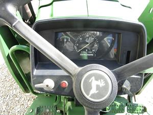 Tractor de Ruedas John Deere 520M 4WD Usado de Alta Calidad, 55HP, Transmisión de Engranajes, Larga Vida Útil, Componentes Principales: Bomba, Engranaje, Motor - Product Image 5