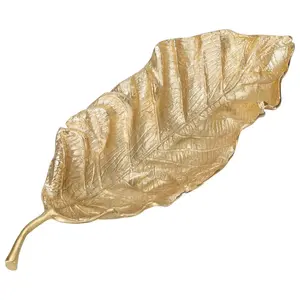 Bandeja de aluminio House of Hampton Marren Leaf Serving Tray es una bandeja de servicio en forma de hoja dorada hecha de aluminio - Product Image 2