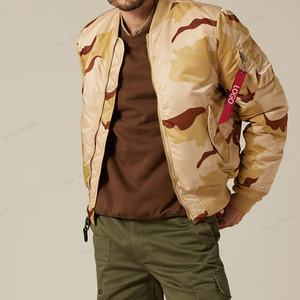 Veste d'hiver personnalisée OEM pour hommes avec broderie du logo de l'université vintage, vêtements de mode de haute qualité, rembourrage en coton avec boutons - Product Image 2