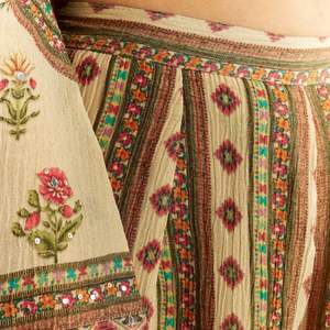 Kurta à imprimé floral en tissu beige avec palazzo vente en gros de vêtements ethniques pour femmes tenue de festival personnalisée de fournisseur d'usine OEM - Product Image 6