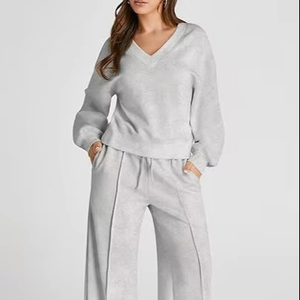 ชุดเซ็ตเสื้อผ้าลำลองสำหรับผู้หญิง ลายพิมพ์ฟอกสีแบบ Acid Wash ผ้าฟลีซพรีเมียม ระบายอากาศ แห้งเร็ว เหมาะสำหรับใส่ในบ้านช่วงฤดูหนาว - Product Image 1