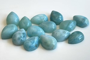 Cabochon de Larimar naturel en forme de poire 7x9mm à dos plat - Cabochon de Larimar en forme de poire en vrac - Product Image 4