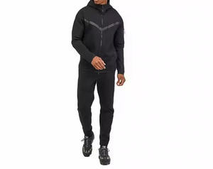 Vêtements de sport de fitness légers de haute qualité personnalisés pour hommes Sweat à capuche de jogging d'hiver avec doublure en Sherpa en laine pour hommes - Product Image 1