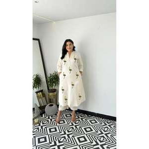 Avec de magnifiques ensembles de costumes en PUR COTON KHADI ALINE KURT Avec PLAZZO, il est magnifiquement décoré - Product Image 1