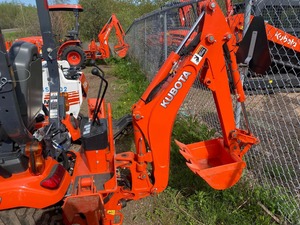 Venta al por mayor de mini tractor Kubota BX23S, solución agrícola premium con motor potente, fácil manejo y larga vida útil. - Product Image 6