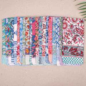 Ensemble de bandanas écologiques faits à la main, lot de 20, tendance, unisexe, en coton biologique, carré, idée cadeau - Product Image 1