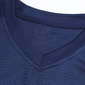 ชุดยูนิฟอร์มฟุตบอลฤดูร้อนสำหรับผู้ชาย ขายตรงจากโรงงาน ผลิตจากโพลีเอสเตอร์ 100% แห้งเร็ว สีและโลโก้ปรับแต่งได้ ผลิตในปากีสถาน - Product Image 3