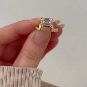 Anillo de compromiso solitario de oro sólido de 14 quilates, corte esmeralda, Diamante cultivado en laboratorio, joyería fina única para el Día de la mujer, Idea de regalo especial - Product Image 3