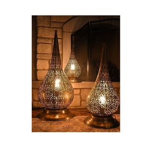 Farol de Metal de Latón/Hierro Impermeable, Ecológico y Hecho a Mano con Diseño Artístico para Restaurantes, Cafeterías, Eventos Navideños al Aire Libre - Product Image 5