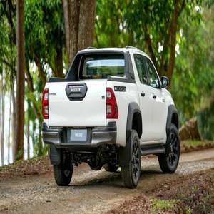 Toyota Hilux Coches usados Bastante usados Precio barato Limpieza fresca Velocidad máxima Envío rápido Disponible Venta al por mayor En stock Comprar ahora - Product Image 3