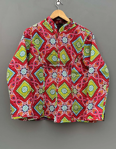 Chaqueta Corta India Kantha, Chaqueta de Retazos de Seda, Chaqueta Reversible Hecha a Mano, Abrigo de Invierno para Mujer - Product Image 5