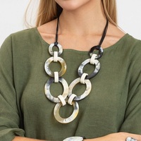 Distributeur en vrac vendant de nouveaux accessoires de bijoux de mode de haute qualité collier en corne collier fabriqué à la main pour les femmes