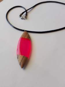 Tendances modernes Charmant Bois et Résine Design Unique En Gros Pendentif Type Collier Collier Mode Bijoux Accessoires Femmes - Product Image 5