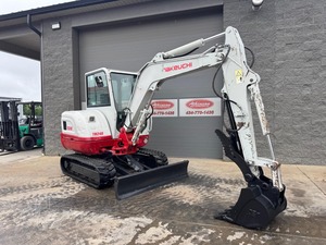 รถขุดขนาดเล็ก Takeuchi TB230 3 ตัน แบบตีนตะขาบ ดีเซล ไฮดรอลิก พร้อมบุ้งกี๋ สำหรับงานก่อสร้าง - Product Image 4