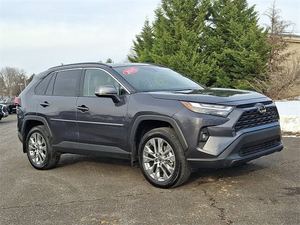 Toyota RAV4 XLE Premium AWD d'occasion 2025 - Product Image 2