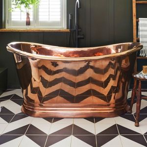 Gran bañera de cobre que ofrece amplio espacio para experiencias de baño compartidas, relajantes y lujosas, un refugio para el hogar. - Product Image 5