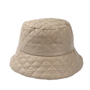 หมวกบักเก็ตคุณภาพสูงสำหรับฤดูหนาว สำหรับผู้ชายและผู้หญิง ขายส่ง หมวกบุขนสัตว์แบบกำหนดโลโก้เองได้ - Product Image 6