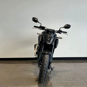 Disponible dès maintenant : Nouvelles motos CB500F (ABS) 2025 en stock - Product Image 1