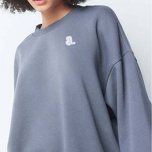 Nueva sudadera de poliéster/algodón de gran tamaño para mujer, venta al por mayor, peso pesado, 300g, decoración bordada de lana, diseño de hombro caído - Product Image 4