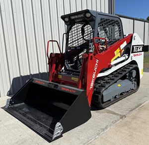 Chargeuse compacte Takeuchi TL12V2 2023, mini 4x4, moteur Kubota, avec composants principaux : moteur, pompe, boîte de vitesses, PLC - Product Image 1