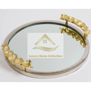 Marco de metal chapado en plata y bandeja de vidrio de espejo con bandeja de manijas de latón de forma dura de diseñador chapado en oro elegante para Decoración - Product Image 1