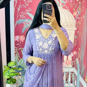 Robe longue pakistanaise Kameez Dupatta en costume Salwar en soie artisanale pour mariages et fêtes - Product Image 1