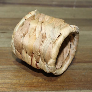 Porte-serviettes en jacinthe d'eau tissé à la main écologique décor de table à manger de restaurant artisanal - Product Image 5