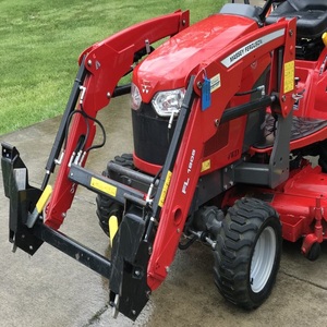 Achetez un tracteur Massey Ferguson GC1725M puissant et polyvalent avec des fonctionnalités avancées, livraison rapide pour tous vos besoins agricoles - Product Image 1