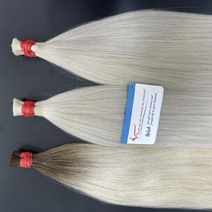 Cheveux en vrac noirs de qualité supérieure parfaits pour les updos - Product Image 5