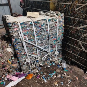 Compre hojuelas de PET 100% recicladas / chatarra plástica de botellas de PET a precio de fábrica - Product Image 3