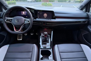 Auto Usado Confiable, Volkswagen GTI 380 SE 2024, Transmisión Manual de 6 Velocidades, Motor Turbo de 4 Cilindros - Product Image 3