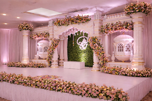 Decoración de Escenario para Recepción de Boda Estilo Bollywood de Lujo, Decoración de Boda de Lujo y Diseño de Eventos, Decoración de Boda Premium, Temática para Eventos - Product Image 2