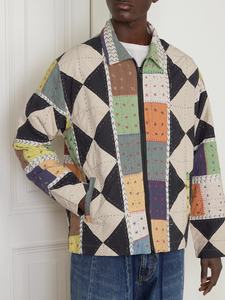 Chaqueta Casual Beige de Alta Calidad con Bordado de Patchwork Personalizado y Hombros Descubiertos para Hombre - Product Image 4