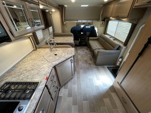 Used 2020 T-h-o-r C-h-a-t-e-au 31W Travel Trailers Outdoors Caravan House RV Campers - Product Image 3