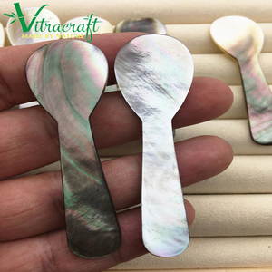 Cuillère en nacre noire de qualité supérieure Cuillère à caviar faite à la main Support gravure de logo personnalisé Cadeau unique et significatif Taille 7.5cm - Product Image 3