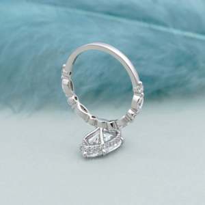 Anillo de compromiso con halo oculto y piedras laterales, corte marquesa, 6 puntas, diamante certificado IGI - Product Image 6