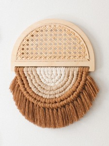 ¡Hecho a mano! Macramé de caña de madera, ganchillo, media luna, decoración colgante de pared, arte de pared bohemio - Product Image 3
