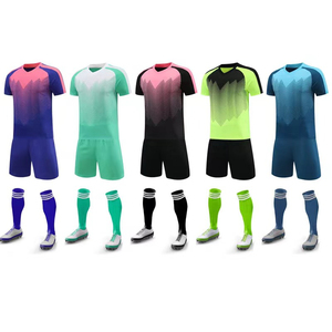 Ensemble d'uniformes de football en polyester personnalisés de haute qualité à manches courtes à séchage rapide pour adultes et jeunes avec nom coupe automatisée - Product Image 6