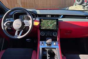 Vagoneta Mediana de Lujo de Alto Rendimiento Usada 2024, Modelo Deportivo de Aspiración Natural, Asientos de Cuero, Techo Panorámico, Capacidad AWD - Product Image 3