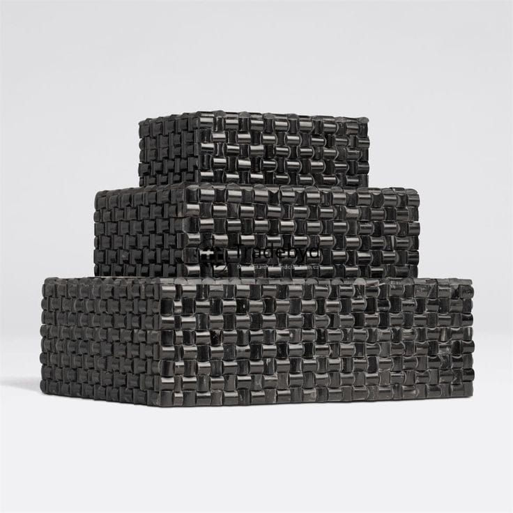 Available in different Colors