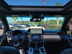 Offre exceptionnelle : Lexus LX 600 F Sport Handling AWD d'occasion 2023 - Product Image 2