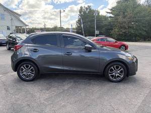Toyota Yaris Hatchback LE d'occasion à bas prix, modèle 2020, à vendre - Product Image 5