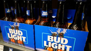 Cerveza Lager Bud Light, 24 Botellas de 300 ml, 3.5% ABV, Venta al por Mayor - Product Image 4