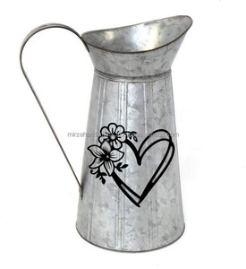 Pichet en métal Vase à fleurs Farmhouse Vintage Handcrafted Kitchen and tabletop Decor Metal Handle Drinking Pitcher - Product Image 4