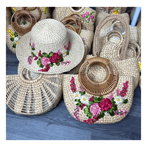 Chapeaux en jacinthe d'eau, matière en fibre de jacinthe sélectionnée, conçus pour des coiffures élégantes et une mode quotidienne, Vietnam - Product Image 3